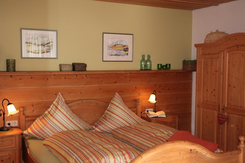 Haus Rustikana Lägenhet Mittenwald Rum bild