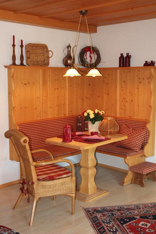 Haus Rustikana Lägenhet Mittenwald Rum bild